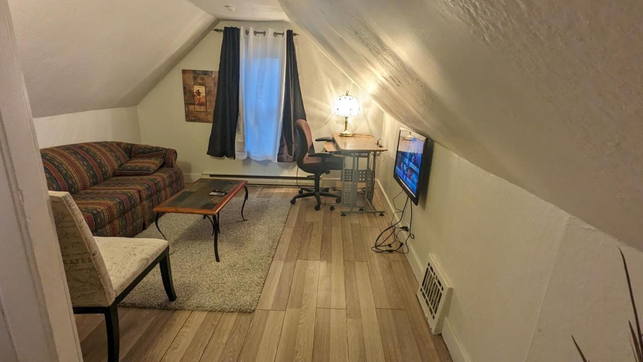 Cozy Downtown One Bedroom Free Parking كينفستون المظهر الخارجي الصورة