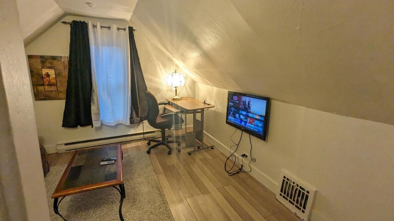 Cozy Downtown One Bedroom Free Parking كينفستون المظهر الخارجي الصورة