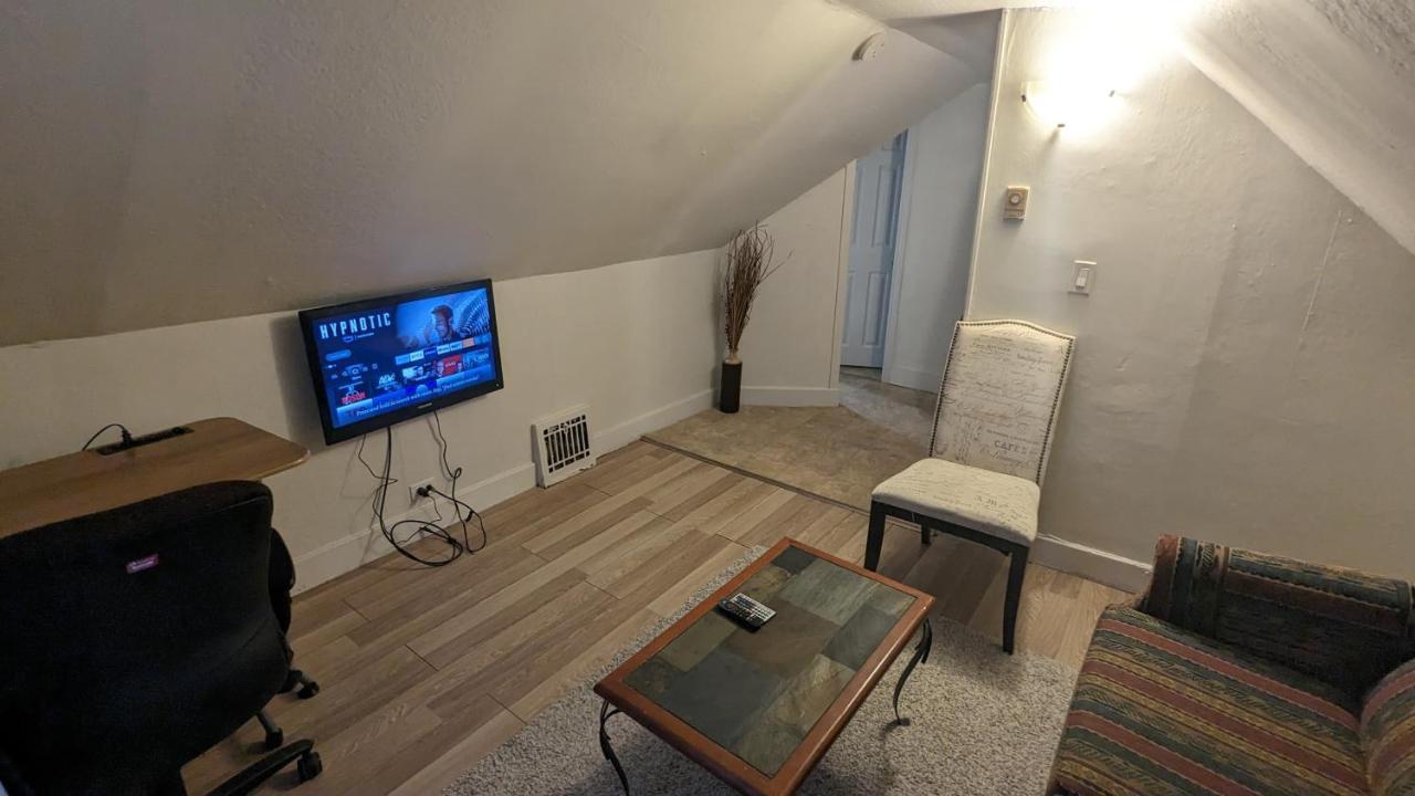 Cozy Downtown One Bedroom Free Parking كينفستون المظهر الخارجي الصورة
